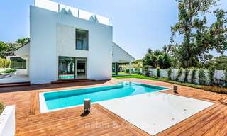 Exquise villa de luxe moderne à vendre, côté plage Puerto Banus, Marbella 9556 