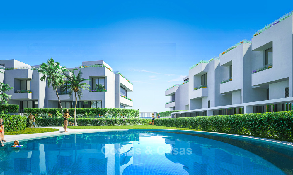 Magnifiques maisons jumelées modernes à vendre, à distance de marche de la plage et des commodités à Fuengirola, Costa del Sol 9493
