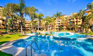 Appartements à vendre à Costalita, New Golden Mile, entre Marbella et Estepona centre 9686 