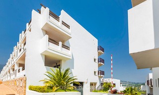 Appartements première ligne de golf à vendre dans un centre de vacances 4 étoiles avec vue sur le golf, la montagne et la mer - Estepona - Costa del Sol 9900 