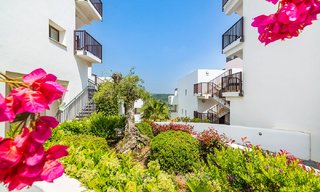 Appartements première ligne de golf à vendre dans un centre de vacances 4 étoiles avec vue sur le golf, la montagne et la mer - Estepona - Costa del Sol 9904 