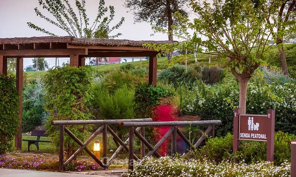 Appartements première ligne de golf à vendre dans un centre de vacances 4 étoiles avec vue sur le golf, la montagne et la mer - Estepona - Costa del Sol 9911