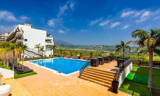 Appartements première ligne de golf à vendre dans un centre de vacances 4 étoiles avec vue sur le golf, la montagne et la mer - Estepona - Costa del Sol 9914 