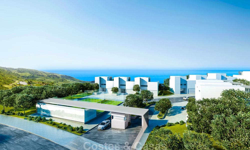 Nouvelles villas jumelées contemporaines avec vue imprenable sur mer à vendre, directement sur le golf à Sotogrande, Costa del Sol 9929