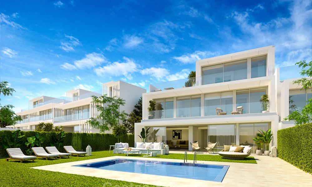 Nouvelles villas jumelées contemporaines avec vue imprenable sur mer à vendre, directement sur le golf à Sotogrande, Costa del Sol 9938