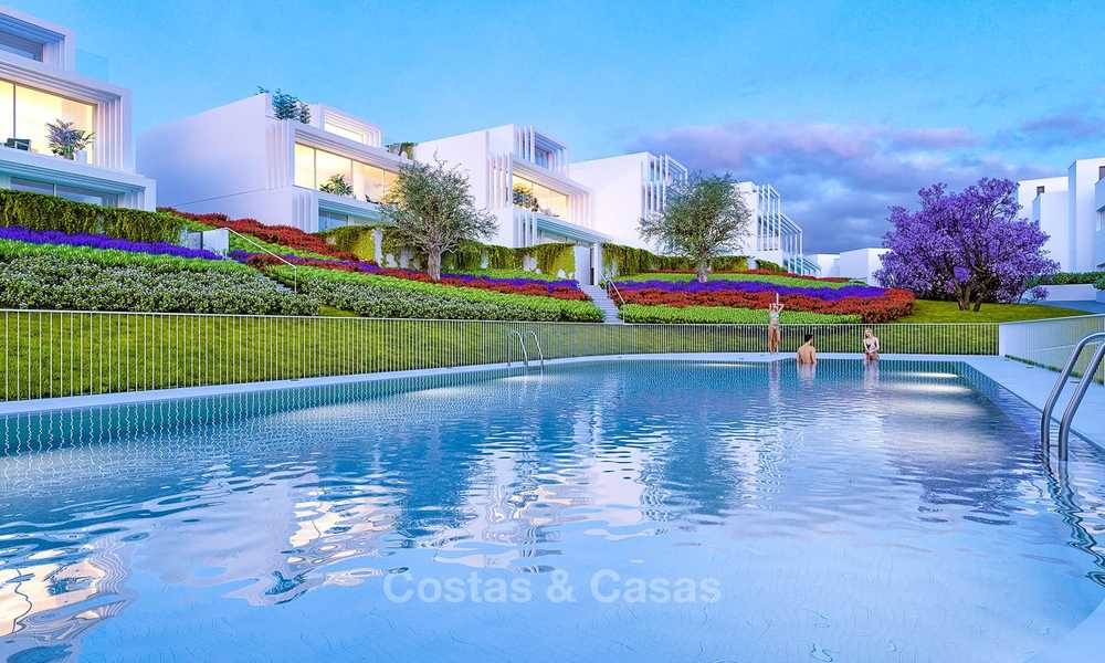 Nouvelles villas jumelées contemporaines avec vue imprenable sur mer à vendre, directement sur le golf à Sotogrande, Costa del Sol 9947
