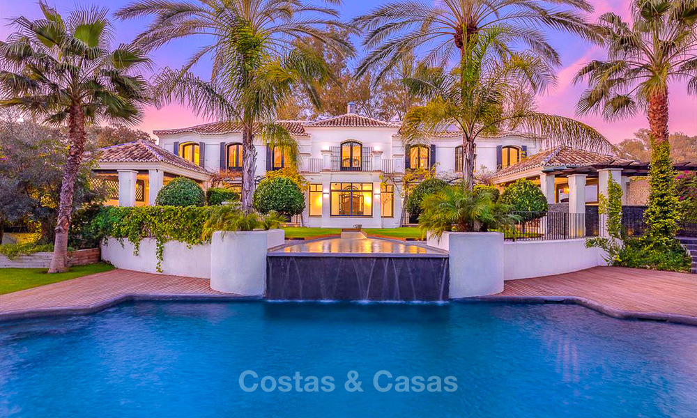 Villa palatiale de style méditerranéen à vendre dans un quartier résidentiel prestigieux côté plage, Guadalmina Baja, Marbella 9962