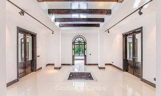 Villa palatiale de style méditerranéen à vendre dans un quartier résidentiel prestigieux côté plage, Guadalmina Baja, Marbella 9965 