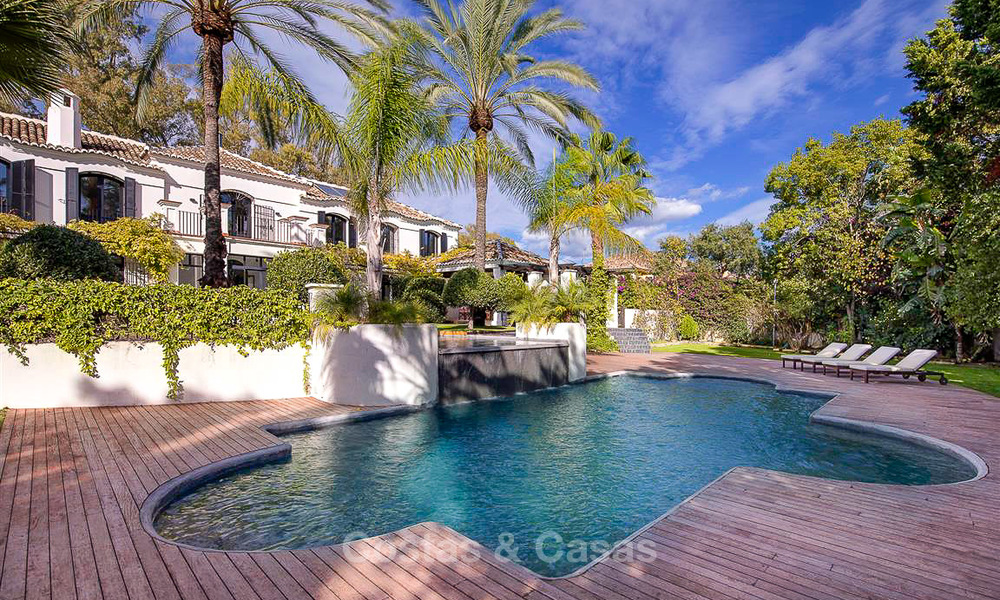 Villa palatiale de style méditerranéen à vendre dans un quartier résidentiel prestigieux côté plage, Guadalmina Baja, Marbella 9973
