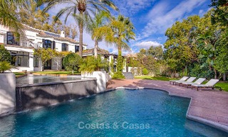 Villa palatiale de style méditerranéen à vendre dans un quartier résidentiel prestigieux côté plage, Guadalmina Baja, Marbella 9974 