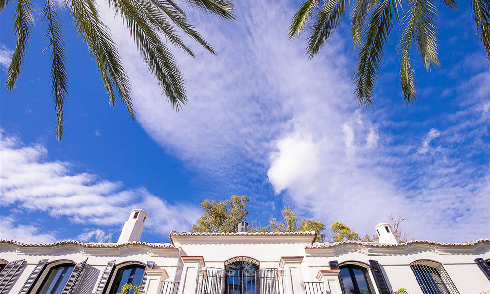 Villa palatiale de style méditerranéen à vendre dans un quartier résidentiel prestigieux côté plage, Guadalmina Baja, Marbella 9990
