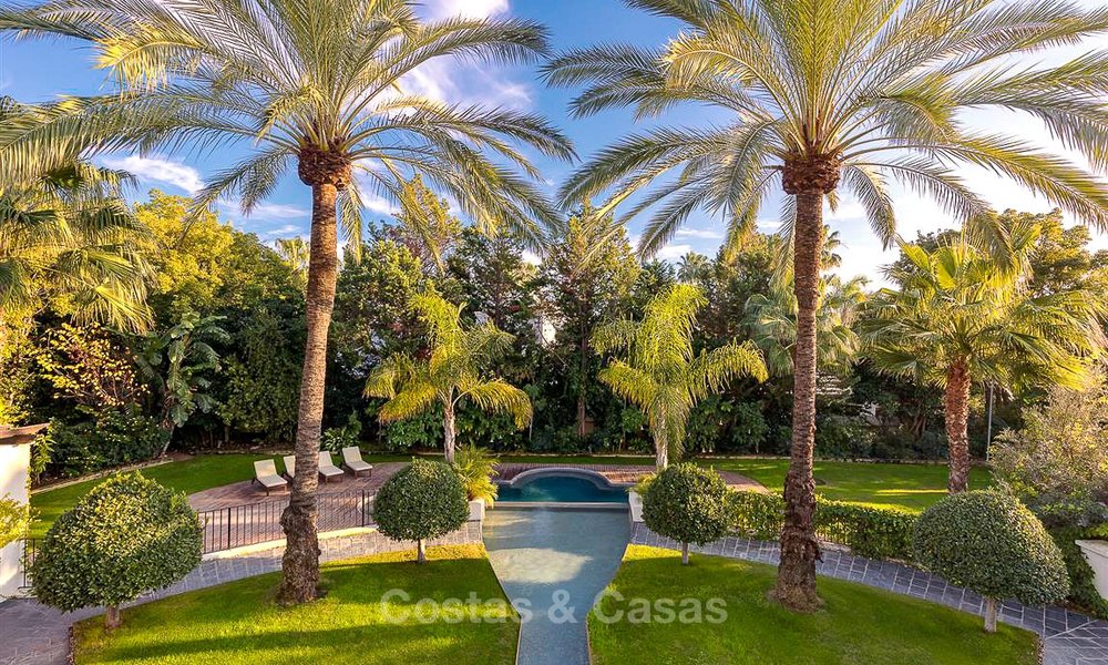 Villa palatiale de style méditerranéen à vendre dans un quartier résidentiel prestigieux côté plage, Guadalmina Baja, Marbella 9991