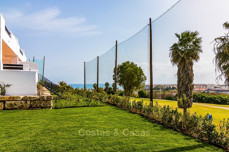 A vendre ! Prêt à emménager dans ces nouveaux appartements de golf avec vue sur mer et à distance de marche de la plage - Casares, Costa del Sol 10851 