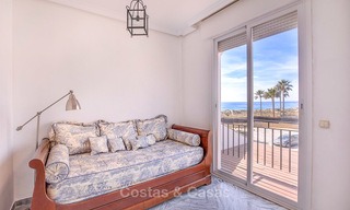A vendre, spacieuse maison jumelée avec vue magnifique sur la mer, dans un complexe prestigieux en front de mer - Marbella Est 10047 
