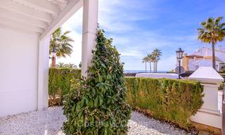 A vendre, spacieuse maison jumelée avec vue magnifique sur la mer, dans un complexe prestigieux en front de mer - Marbella Est 10052 