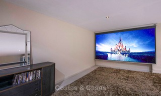 A vendre, spacieuse maison jumelée avec vue magnifique sur la mer, dans un complexe prestigieux en front de mer - Marbella Est 10061 