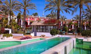 A vendre, spacieuse maison jumelée avec vue magnifique sur la mer, dans un complexe prestigieux en front de mer - Marbella Est 10062 