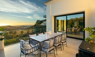 Somptueuse villa entièrement rénovée avec vue magnifique sur mer à vendre à El Madroñal, Benahavis – Marbella 10074 