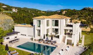 Somptueuse villa entièrement rénovée avec vue magnifique sur mer à vendre à El Madroñal, Benahavis – Marbella 10079 
