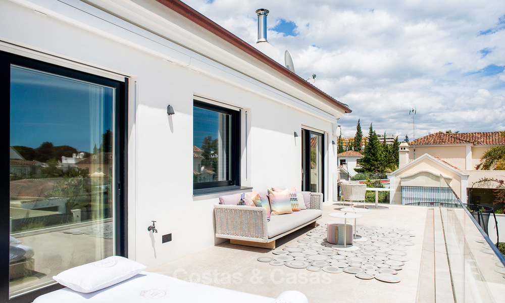 Exceptionnelle villa entièrement rénovée, près de la plage à vendre sur le prestigieux Golden Mile, Marbella 10129