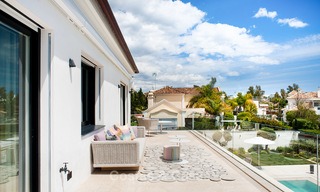 Exceptionnelle villa entièrement rénovée, près de la plage à vendre sur le prestigieux Golden Mile, Marbella 10130 