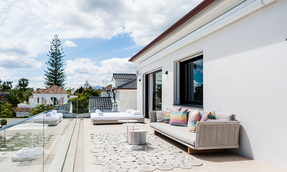 Exceptionnelle villa entièrement rénovée, près de la plage à vendre sur le prestigieux Golden Mile, Marbella 10132