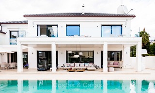 Exceptionnelle villa entièrement rénovée, près de la plage à vendre sur le prestigieux Golden Mile, Marbella 10161 