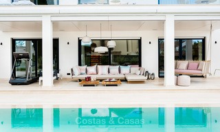 Exceptionnelle villa entièrement rénovée, près de la plage à vendre sur le prestigieux Golden Mile, Marbella 10162 