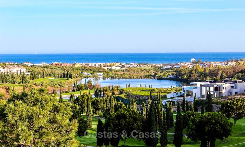 Villa de luxe contemporaine, neuve, avec vue panoramique sur la mer à vendre, dans un complexe de golf exclusif, Benahavis - Marbella 10095