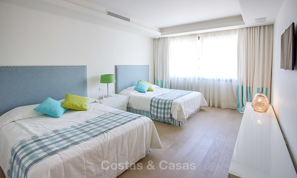 Spectaculaire appartement duplex en première ligne de plage à vendre, dans un complexe extraordinaire, Puerto Banus, Marbella 10215