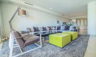 Spectaculaire appartement duplex en première ligne de plage à vendre, dans un complexe extraordinaire, Puerto Banus, Marbella 10218 
