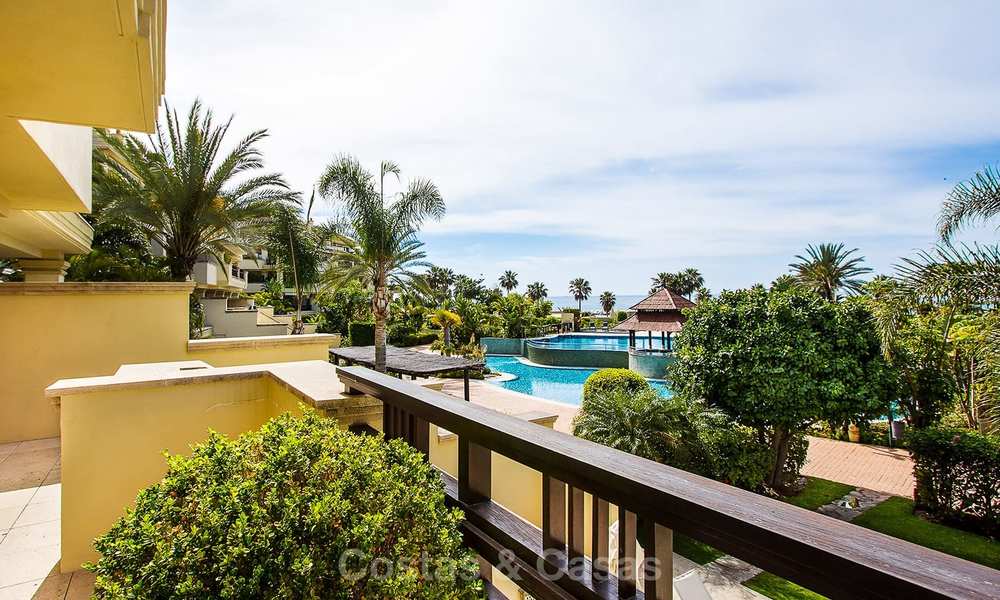 Spectaculaire appartement duplex en première ligne de plage à vendre, dans un complexe extraordinaire, Puerto Banus, Marbella 10221