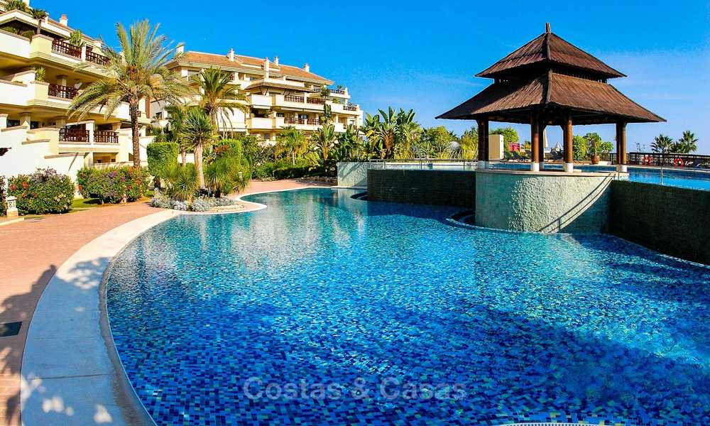 Spectaculaire appartement duplex en première ligne de plage à vendre, dans un complexe extraordinaire, Puerto Banus, Marbella 10223