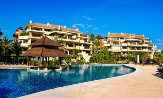 Spectaculaire appartement duplex en première ligne de plage à vendre, dans un complexe extraordinaire, Puerto Banus, Marbella 10227 