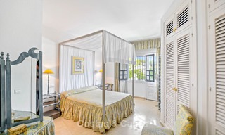 Charmant, très spacieux appartement duplex en rez-de-chaussée à vendre, première ligne de plage - Cabopino, Marbella Est 10237 