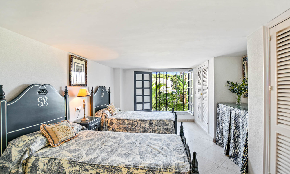 Charmant, très spacieux appartement duplex en rez-de-chaussée à vendre, première ligne de plage - Cabopino, Marbella Est 10239