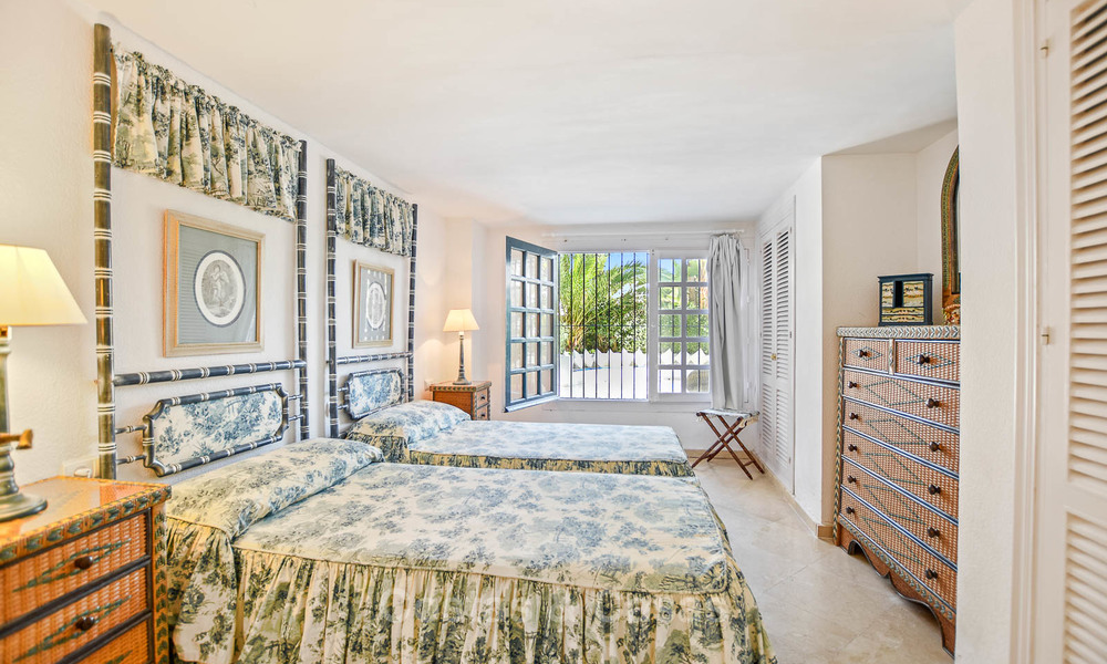 Charmant, très spacieux appartement duplex en rez-de-chaussée à vendre, première ligne de plage - Cabopino, Marbella Est 10241