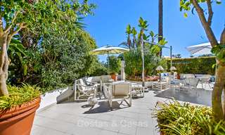 Charmant, très spacieux appartement duplex en rez-de-chaussée à vendre, première ligne de plage - Cabopino, Marbella Est 10247 