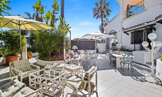 Charmant, très spacieux appartement duplex en rez-de-chaussée à vendre, première ligne de plage - Cabopino, Marbella Est 10248 