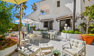 Charmant, très spacieux appartement duplex en rez-de-chaussée à vendre, première ligne de plage - Cabopino, Marbella Est 10253 