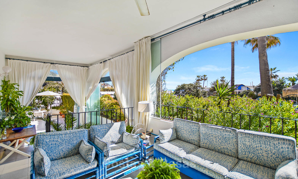 Charmant, très spacieux appartement duplex en rez-de-chaussée à vendre, première ligne de plage - Cabopino, Marbella Est 10259