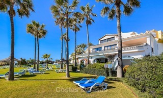 Charmant, très spacieux appartement duplex en rez-de-chaussée à vendre, première ligne de plage - Cabopino, Marbella Est 10264 