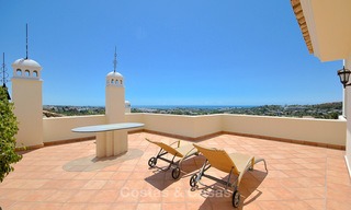 Spectaculaire penthouse duplex moderne avec vue panoramique sur la mer à vendre, Nueva Andalucía, Marbella 10342 