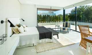 Deux spectaculaires villas contemporaines à deux pas de la plage à vendre, prêtes à emménager, Estepona East, Marbella 10518 