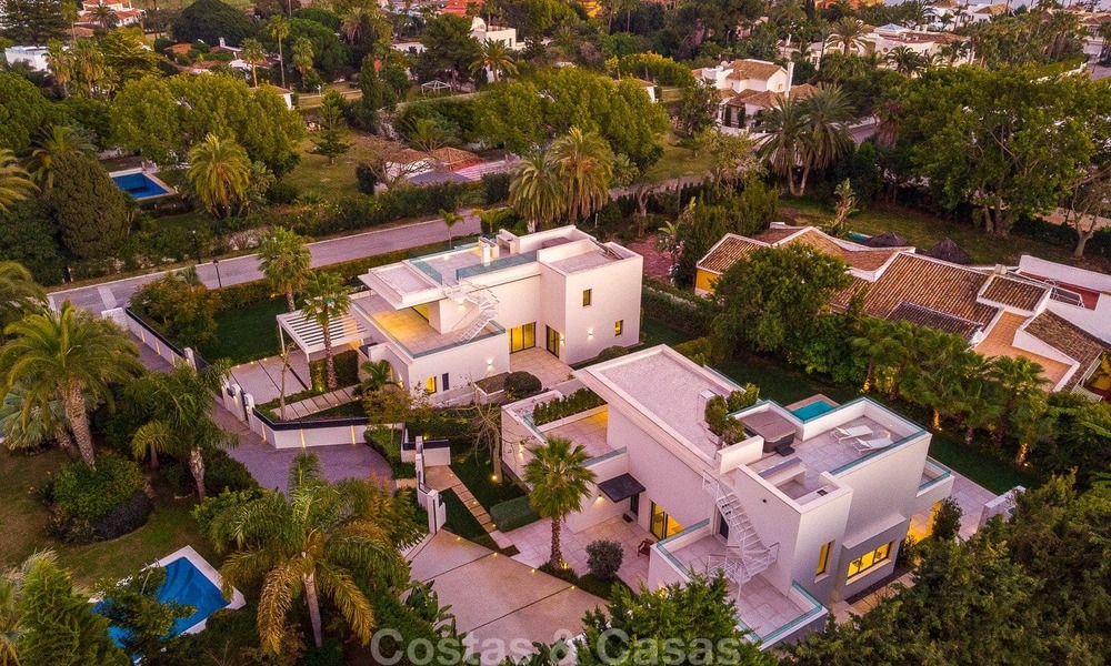 Deux spectaculaires villas contemporaines à deux pas de la plage à vendre, prêtes à emménager, Estepona East, Marbella 10521