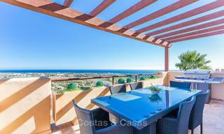 Penthouse de luxe avec vue panoramique sur la mer et les montagnes à vendre, Benahavis, Marbella 10535 