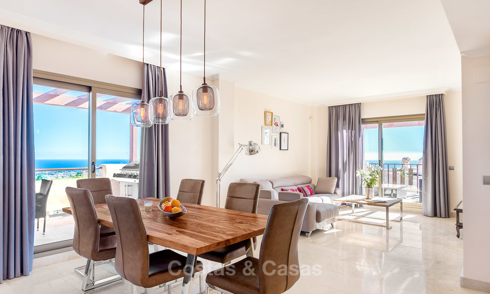 Penthouse de luxe avec vue panoramique sur la mer et les montagnes à vendre, Benahavis, Marbella 10541