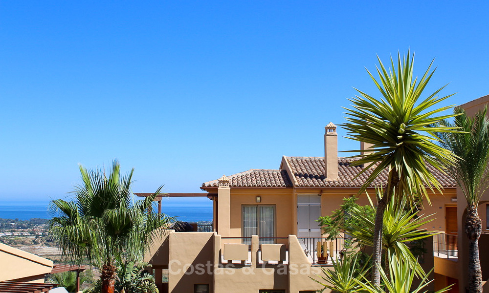 Appartement de luxe avec vue panoramique sur la mer, le golf et les montagnes à vendre, Benahavis, Marbella 10553