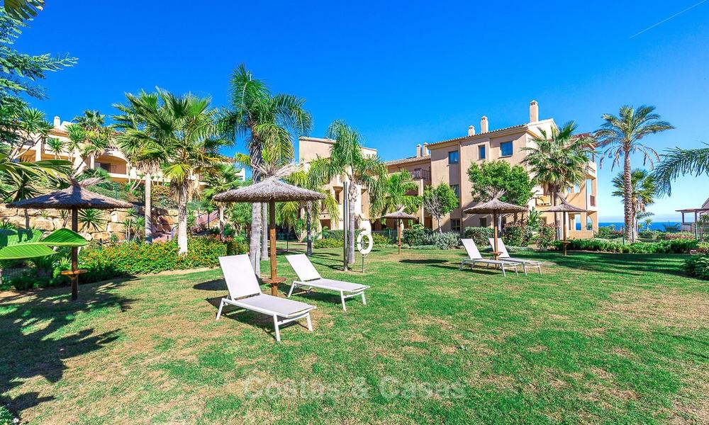 Appartement de luxe avec vue panoramique sur la mer, le golf et les montagnes à vendre, Benahavis, Marbella 10558