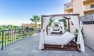 Appartement de luxe avec vue panoramique sur la mer, le golf et les montagnes à vendre, Benahavis, Marbella 10559 
